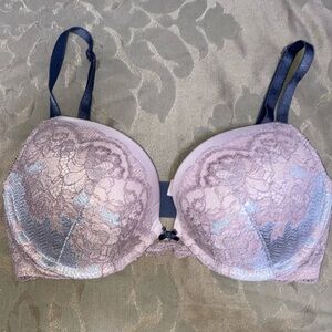 Victoria’s Secrets Push up Bra